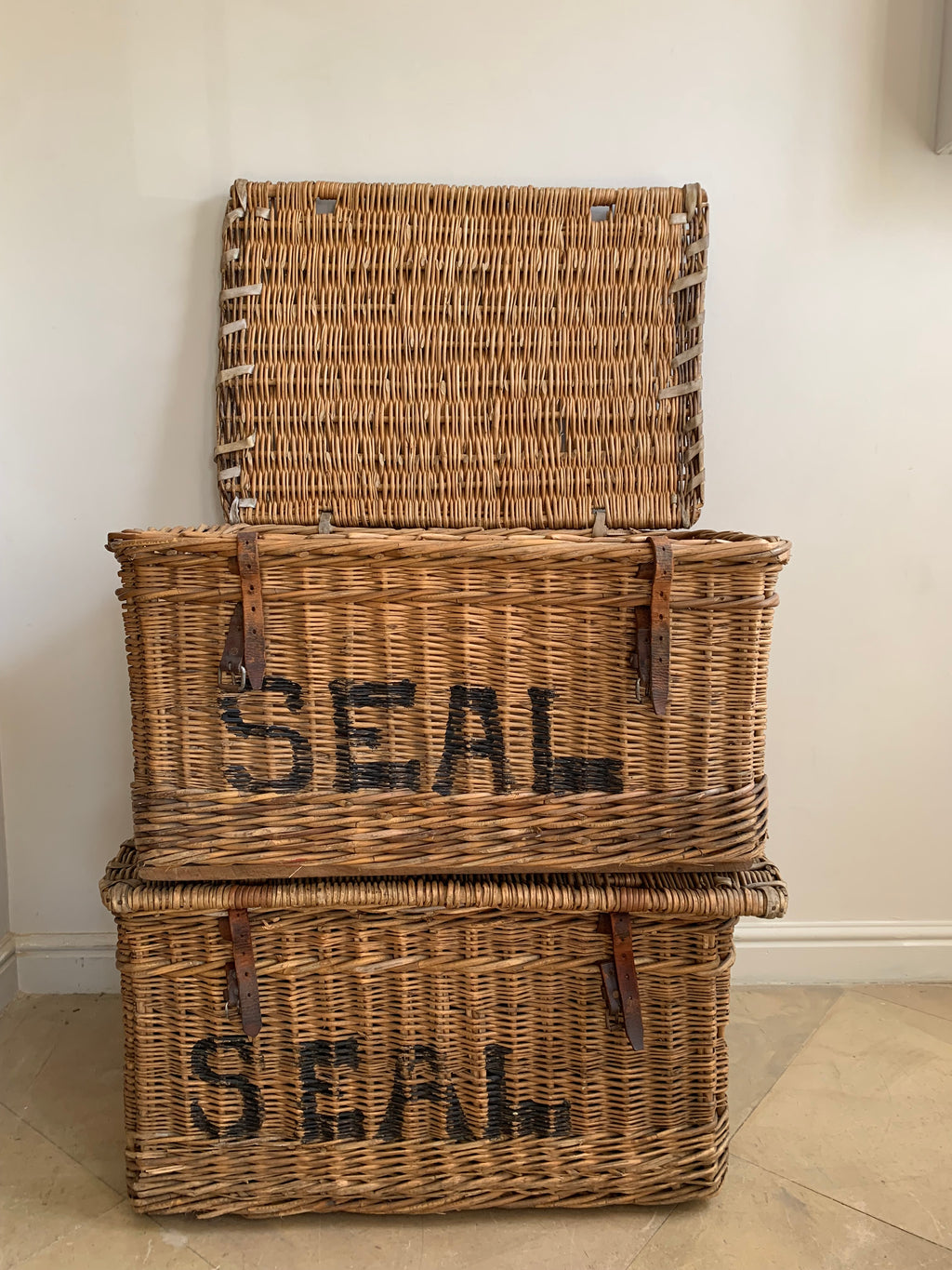 Laundry Baskets - "Seal"