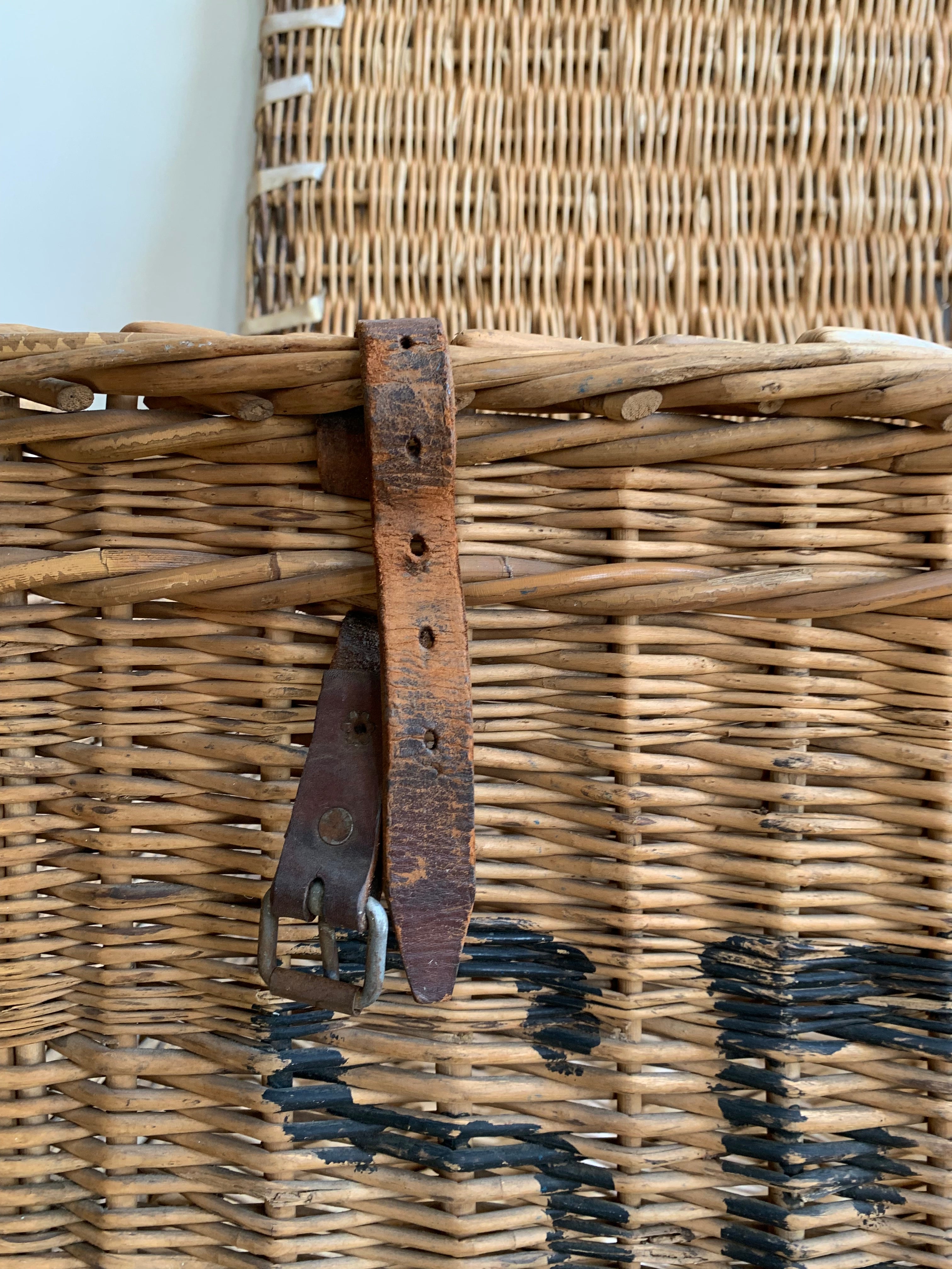 Laundry Baskets - "Seal"