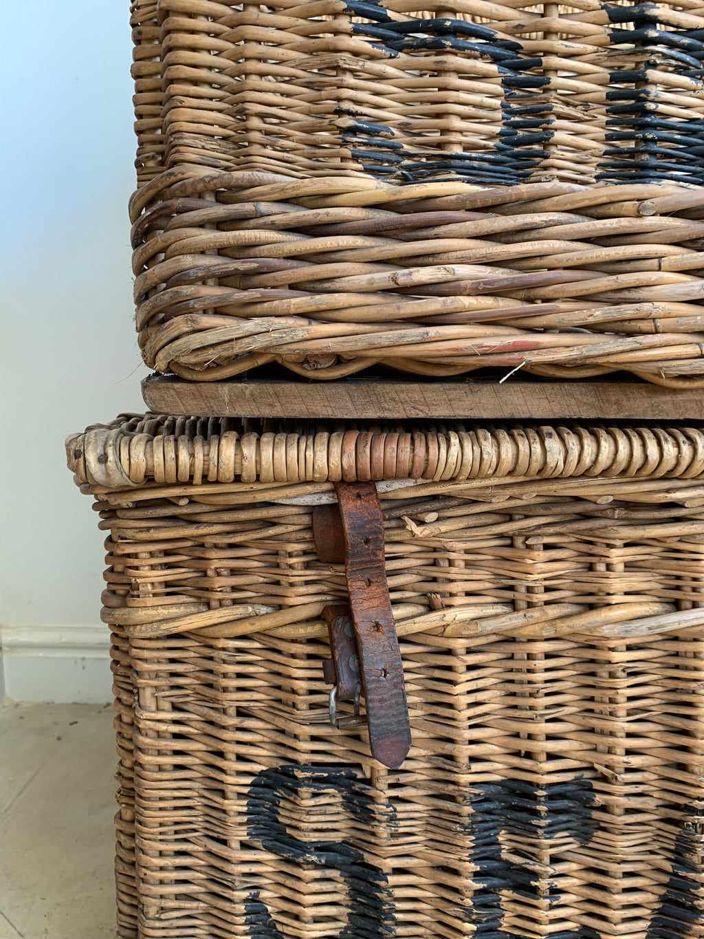 Laundry Baskets - "Seal"