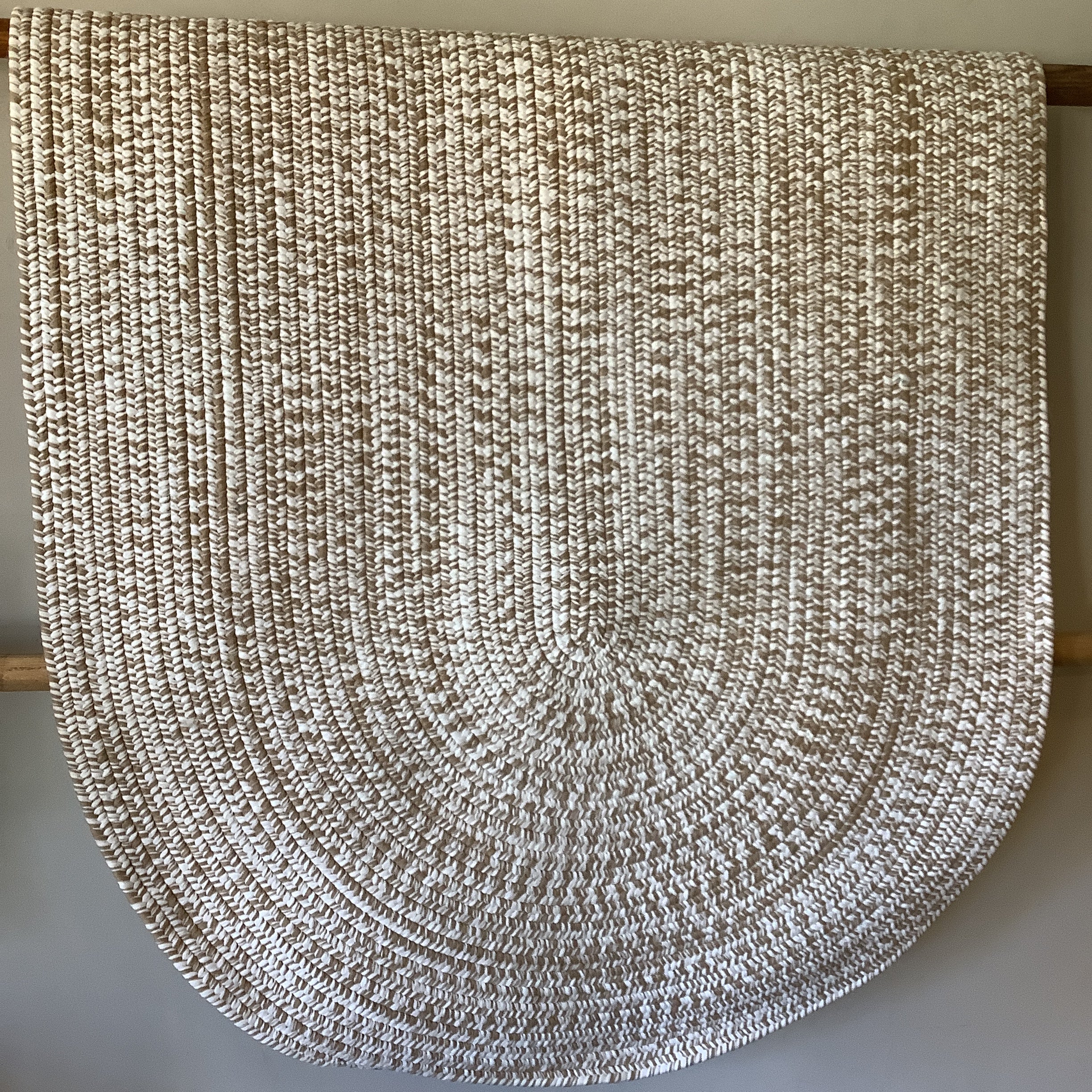 Braided_Rug_Oval_7_x_4_No.39_C