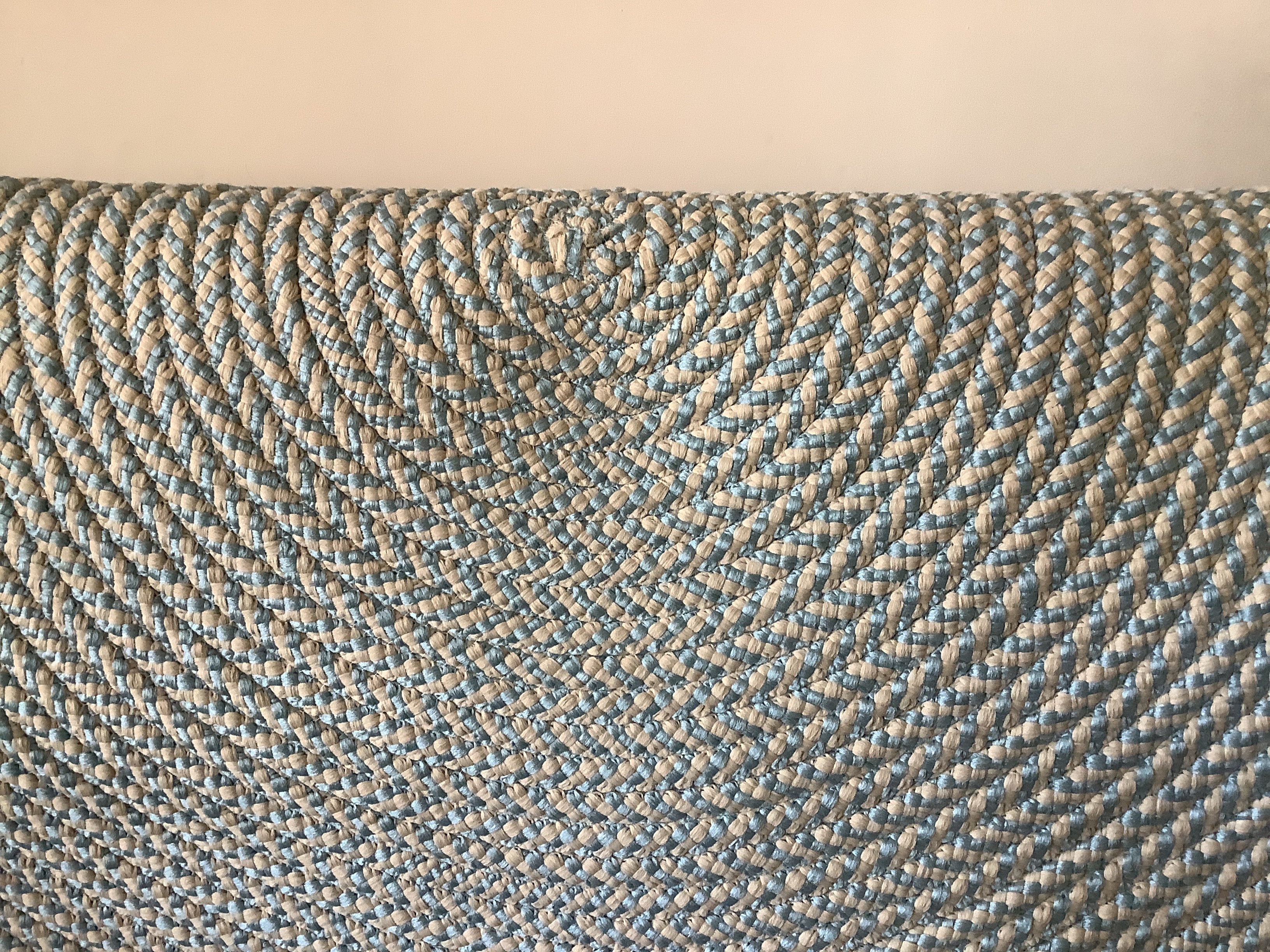 Braided Rug Round 4` Sunbrella light blue 1