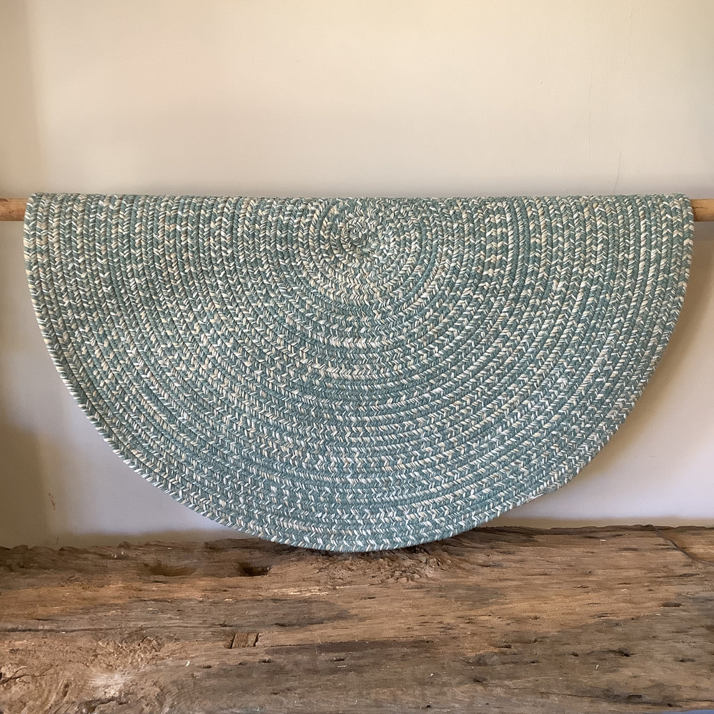 Braided Rug Round 4' ( 2)