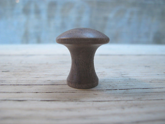 Shaker knob Walnut